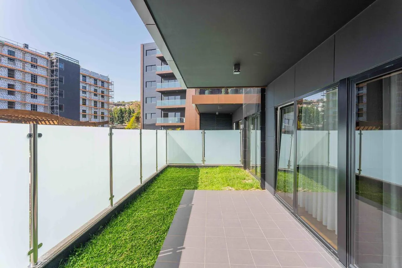 Modern 2 Bedroom Flat In Condo With Swimming Pool 0*, Funchal (Madeira)