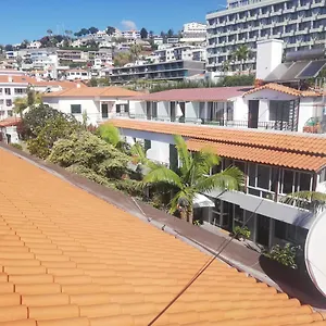 2* Pensión Residencial Melba