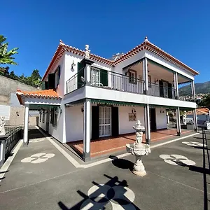 Villa Classic Tranquil Madeiran 4-bedroom, Funchal (Madeira)