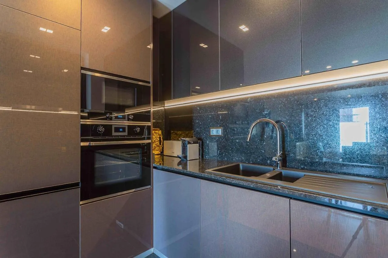 Modern 2 Bedroom Flat In Condo With Swimming Pool Apartamento Funchal (Madeira)