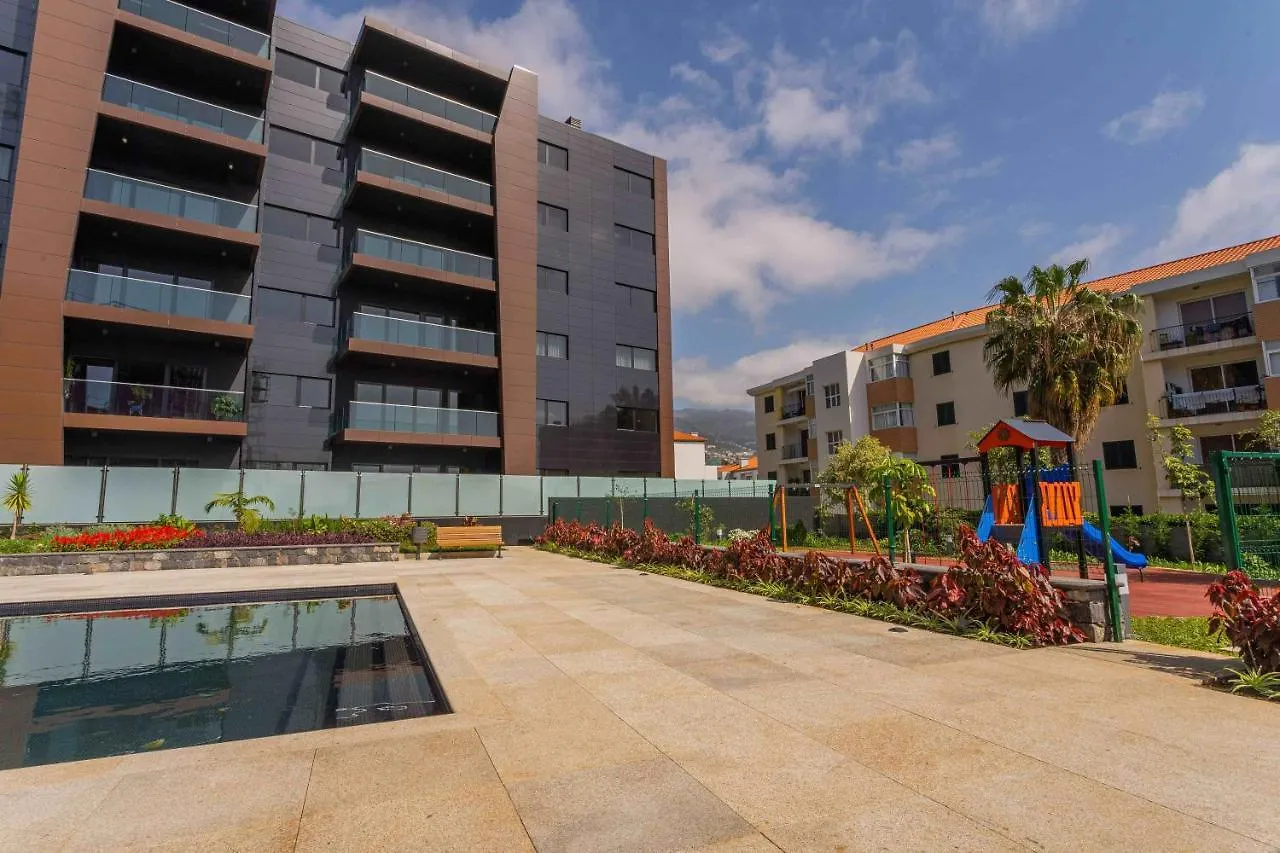 Modern 2 Bedroom Flat In Condo With Swimming Pool 0*, Funchal (Madeira) Portugal